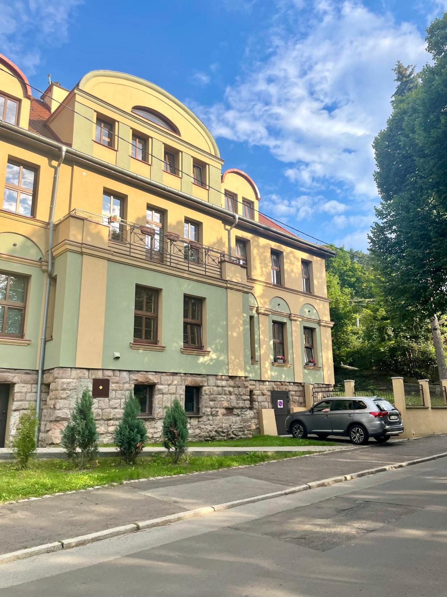 Szmaragdowa Sowa Apartment Walbrzych Bagian luar foto